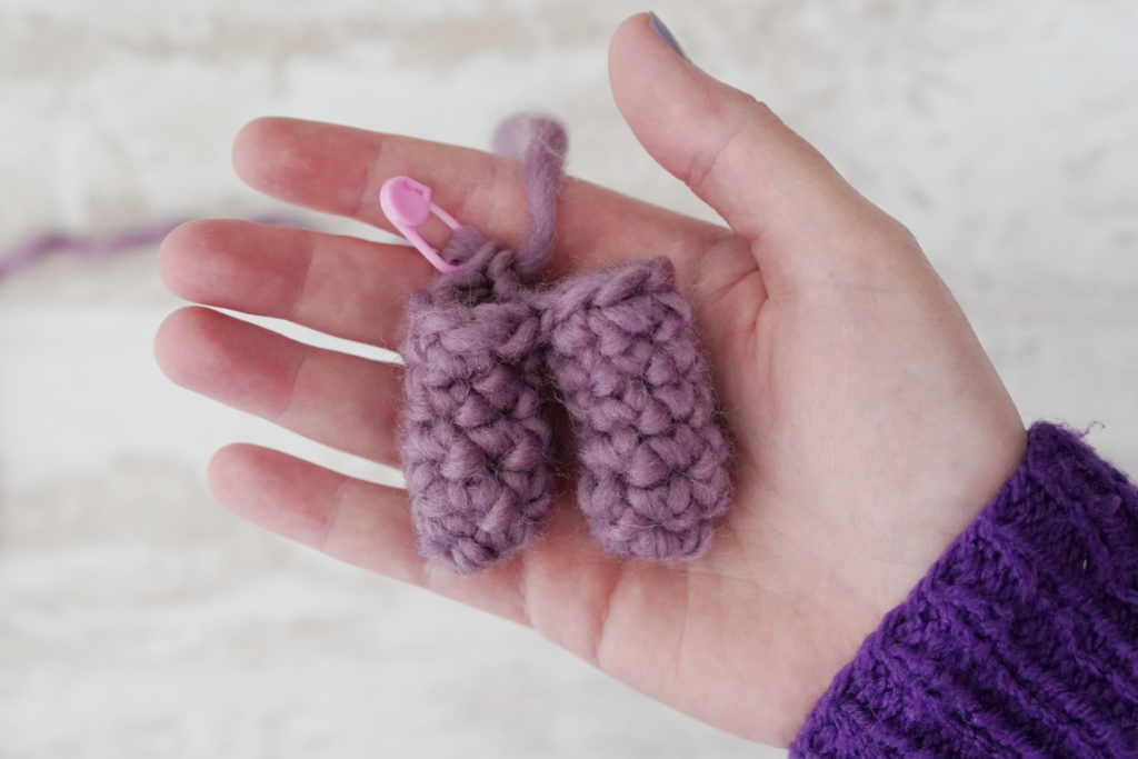 How to join two legs together in crochet? Amigurumi guide
