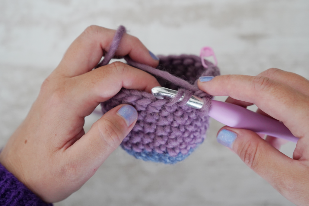 Comment faire une diminution invisible au crochet ? Le guide amigurumi