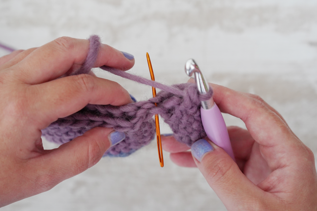 Comment attacher les bras au corps de votre amigurimi au crochet