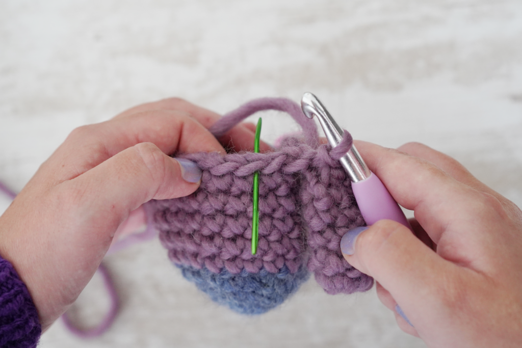 Comment attacher les bras au corps de votre amigurimi au crochet