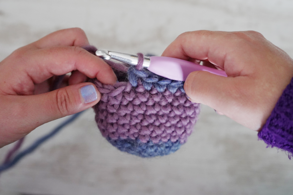 Invisible color change crochet tutorial. Amigurumi guide